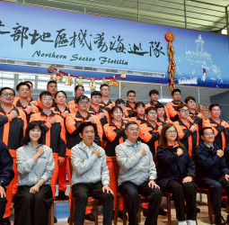 新春首日親赴海巡隊　行政院長卓榮泰慰勉海巡同仁　落實挺海巡護臺灣政策並提升裝備資源與勤務環境