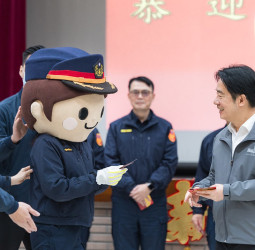 春節慰勉基層警力　賴清德總統親赴臺北市中正分局感謝警察同仁全年無休堅守崗位