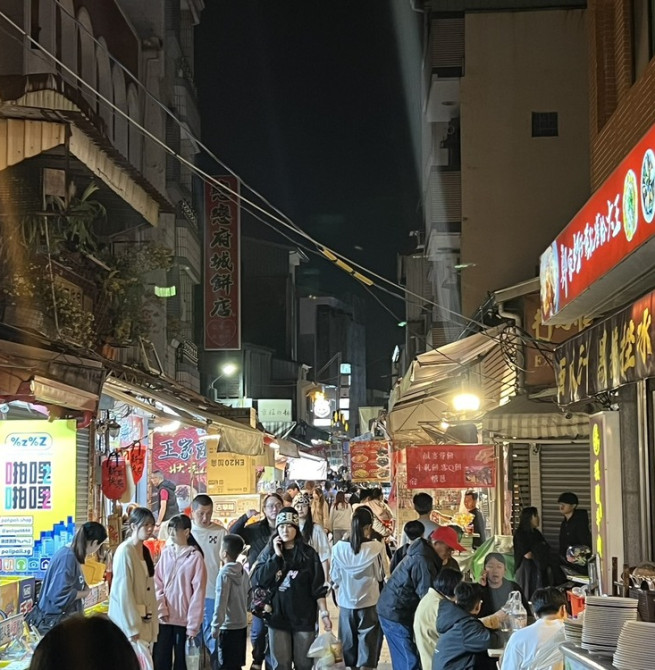 初三人潮擠滿安平老街　臺南春節觀光回溫有感　在地商圈買氣全面復甦