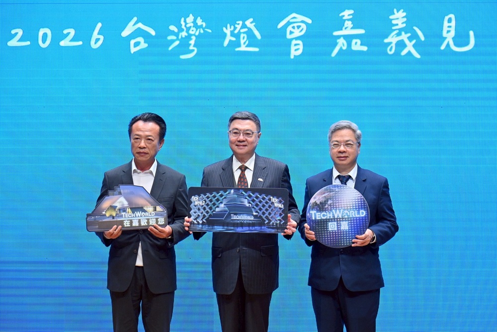 行政院長卓榮泰宣布大阪世博TECH WORLD館成功返臺　邀國人走進台灣燈會感受臺灣榮耀