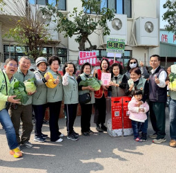 捐發票送高麗菜暖心活動：林建南與民間團體完成三場公益活動助農民過好年