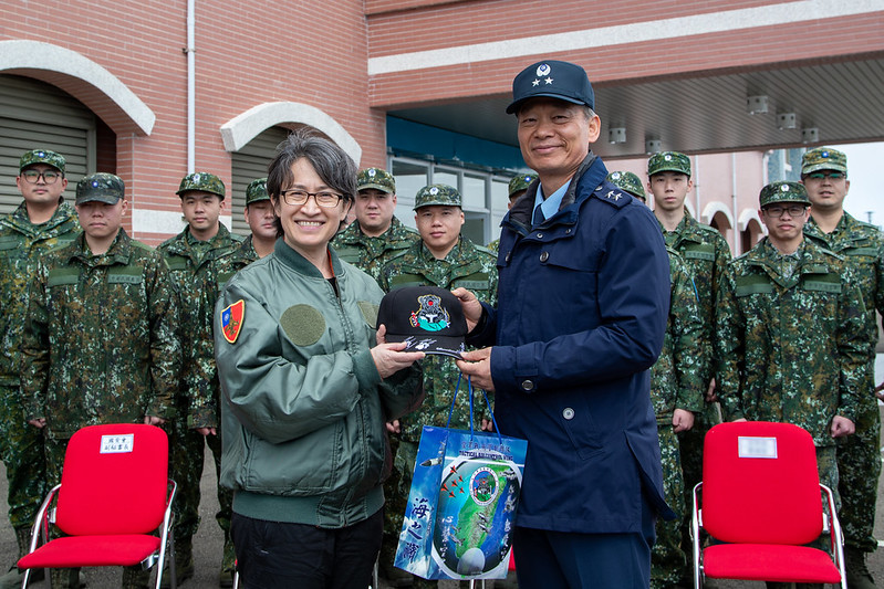 蕭美琴副總統親赴新竹勗勉空軍部隊　讚揚官兵全年無休守護國家安全的努力