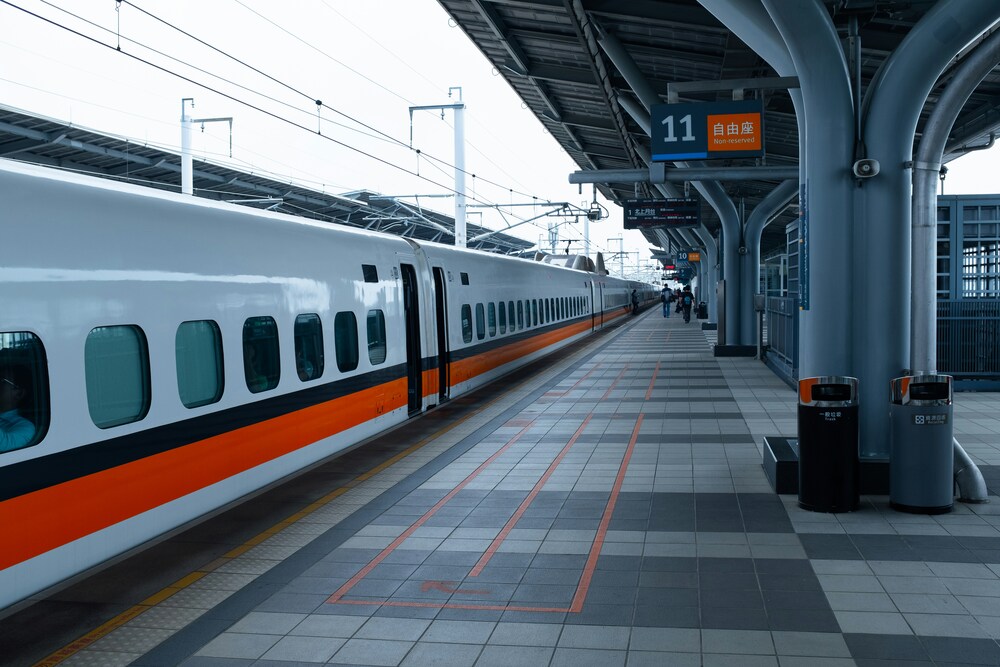 高鐵台南站旅客落軌意外釀憾事　1307車次停駛處理　中午全線恢復正常運轉