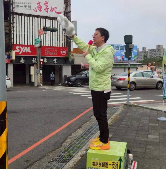 林建南重返選戰力拚民進黨臺南第8選區初選　走上街頭勤跑基層爭取支持