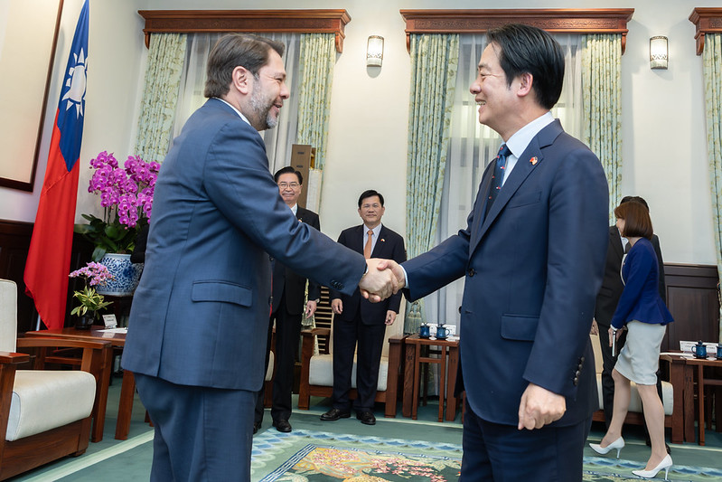 賴清德接見美國聯邦參議員蓋耶哥訪問團，重申捍衛和平決心，並促進高科技與經貿合作