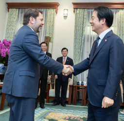 賴清德接見美國聯邦參議員蓋耶哥訪問團，重申捍衛和平決心，並促進高科技與經貿合作