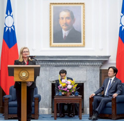 賴清德總統接見美國亞利桑納州鳳凰城市長　盼臺灣與鳳凰城強化科技與人才交流與合作