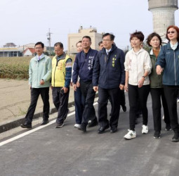 臺南農水路7年改善長度達4.7條高速公路，臺南市長黃偉哲邀中央視察，爭取支持基層建設