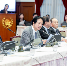 賴清德總統主持全社會防衛韌性委員會第8次會議　強調「有準備、更安全」深化臺灣防衛韌性與印太合作