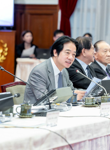賴清德總統主持全社會防衛韌性委員會第8次會議　強調「有準備、更安全」深化臺灣防衛韌性與印太合作