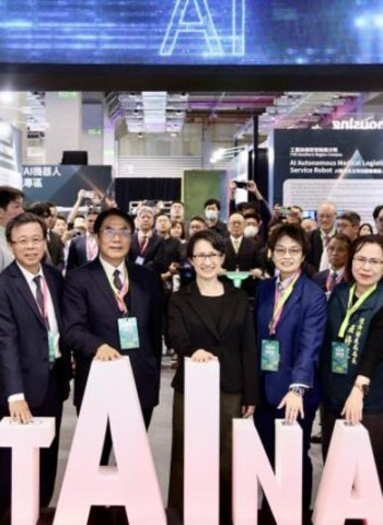 2026智慧城市展亮相，臺南市長黃偉哲展示城市AI創新治理及機器人跨域應用成果